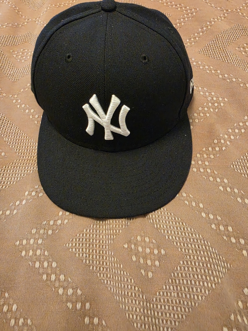 New York Yankees Black fitted Hat with White Logo